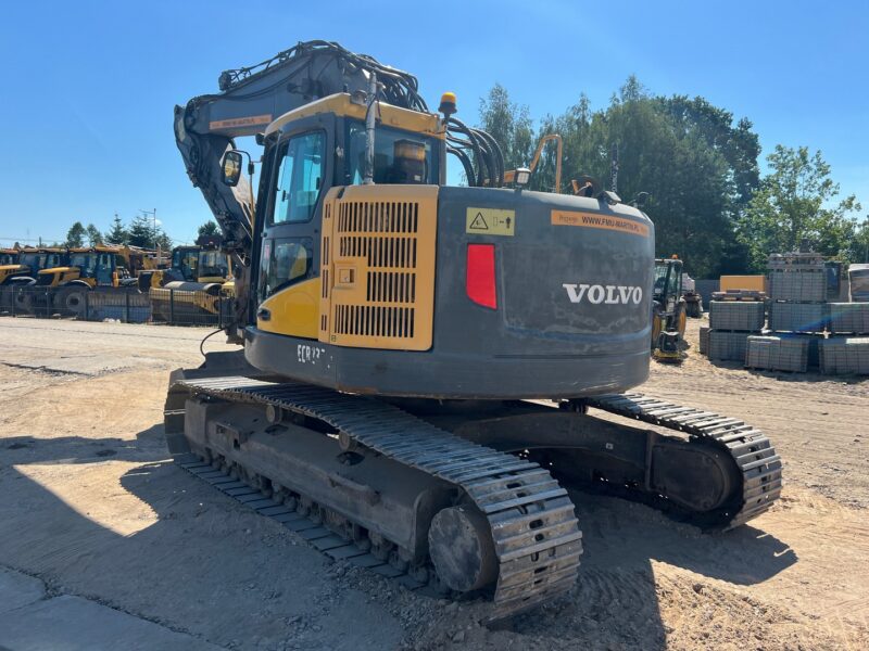 VOLVO ECR235 (6)