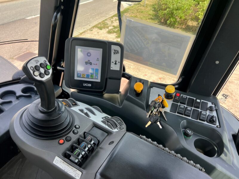 JCB FASTRAC 3230 XTRA (12)