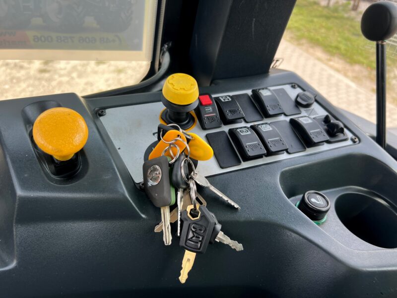 JCB FASTRAC 3230 XTRA (16)