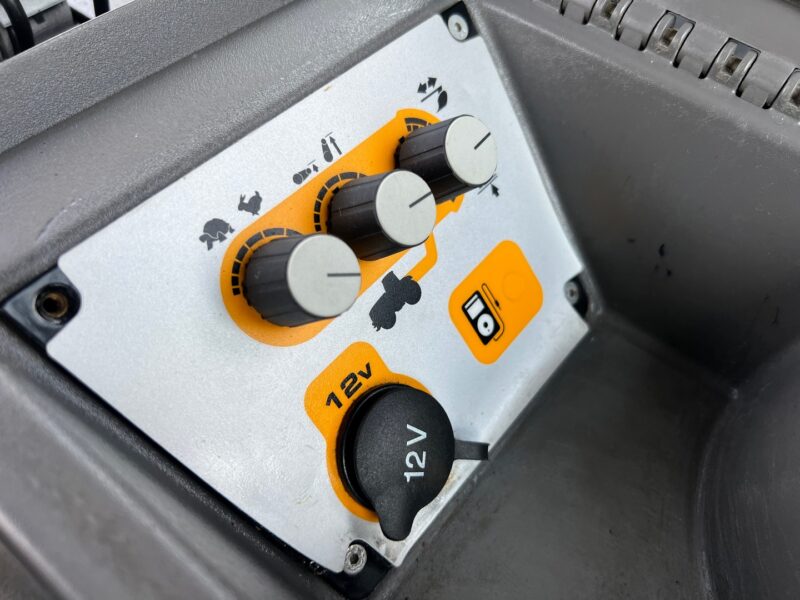JCB FASTRAC 3230 XTRA (17)