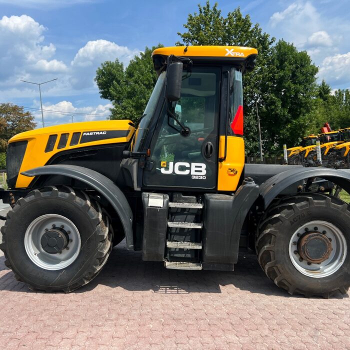 JCB FASTRAC 3230 XTRA (2)