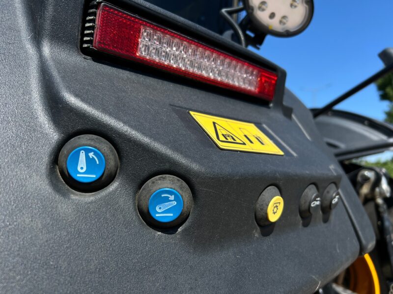 JCB FASTRAC 4220 (13)