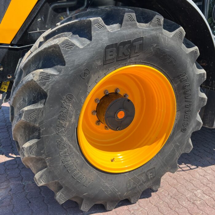 JCB FASTRAC 4220 (14)