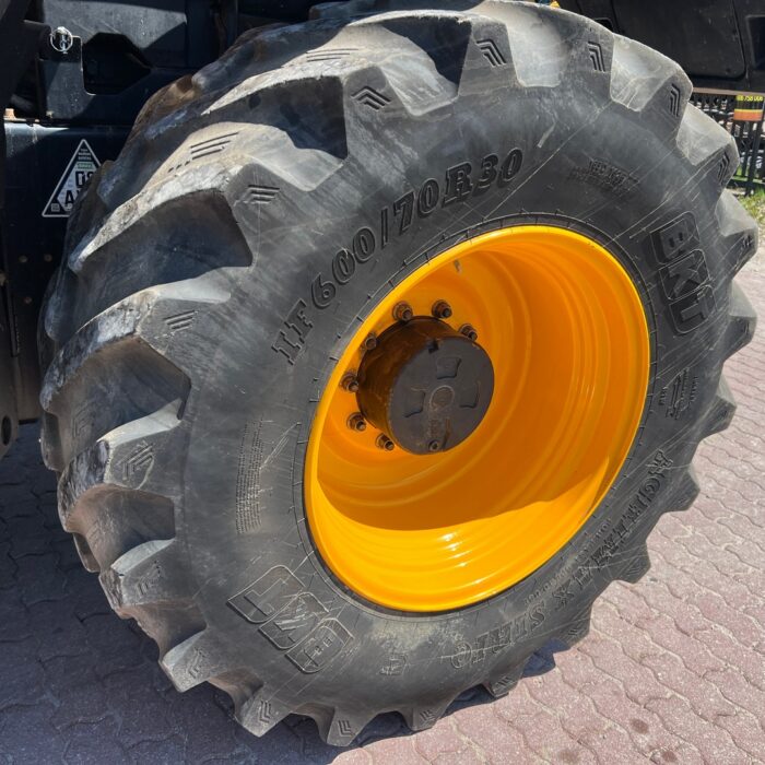 JCB FASTRAC 4220 (15)