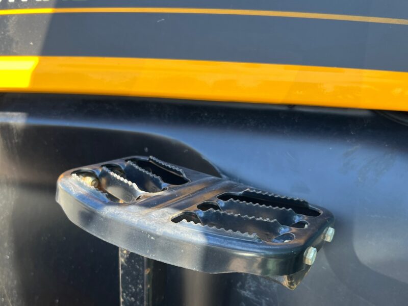 JCB FASTRAC 4220 (16)