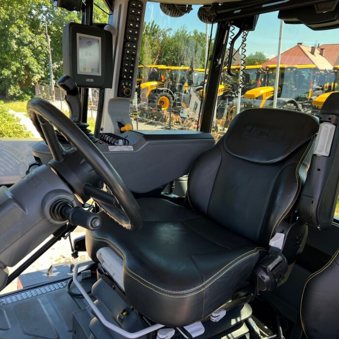 JCB FASTRAC 4220 (17)