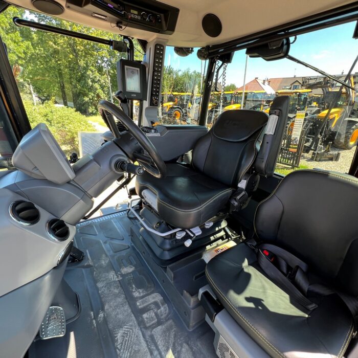 JCB FASTRAC 4220 (18)