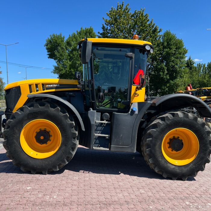 JCB FASTRAC 4220 (2)