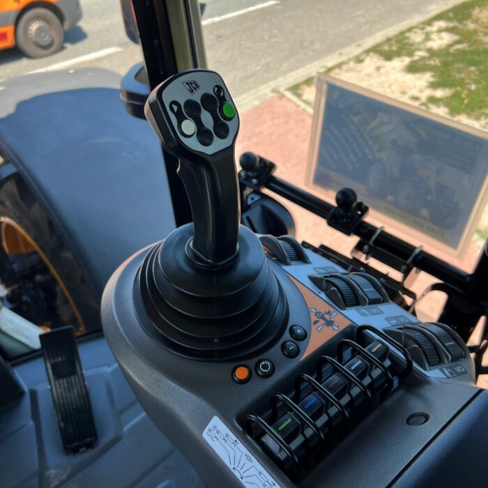 JCB FASTRAC 4220 (23)