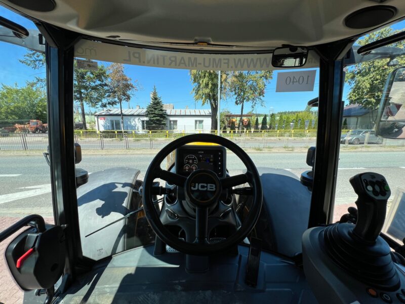 JCB FASTRAC 4220 (29)