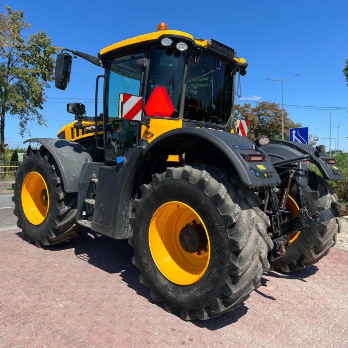 JCB FASTRAC 4220 (3)
