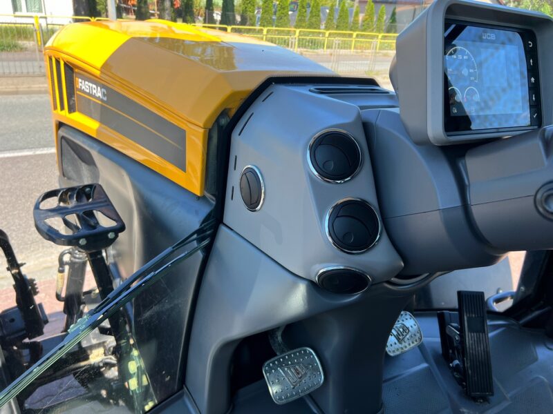 JCB FASTRAC 4220 (30)