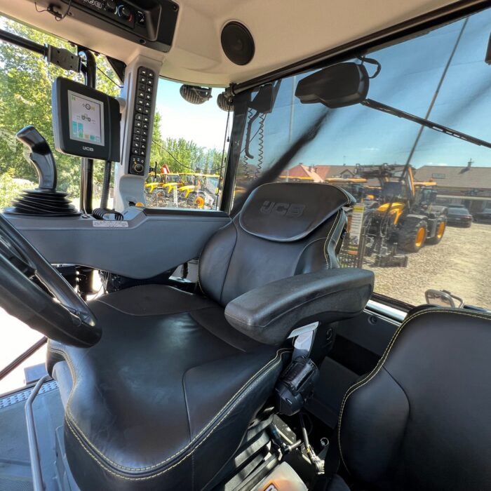 JCB FASTRAC 4220 (31)