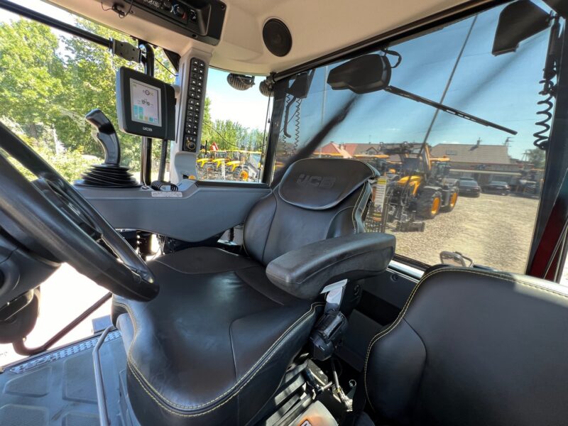 JCB FASTRAC 4220 (31)