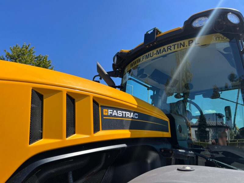 JCB FASTRAC 4220 (9)