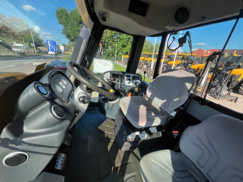 JCB FASTRAC 3200 PLUS (11)