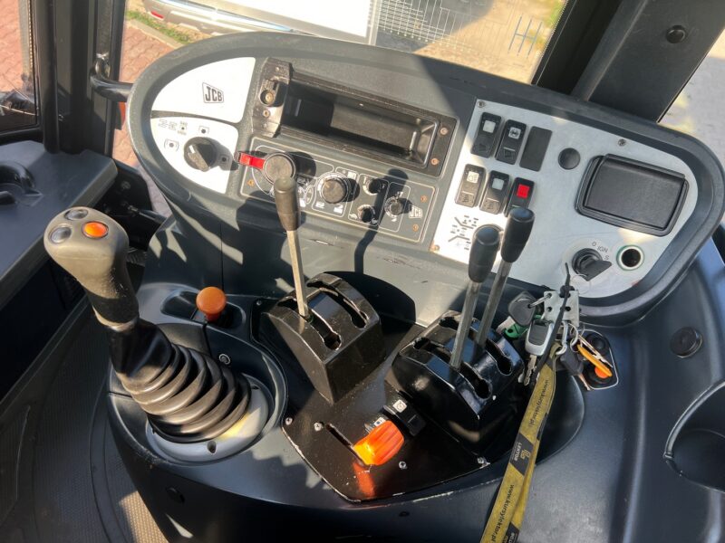 JCB FASTRAC 3200 PLUS (12)