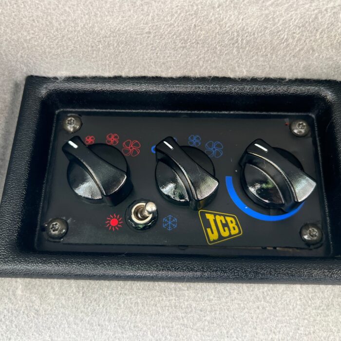 JCB FASTRAC 3200 PLUS (17)