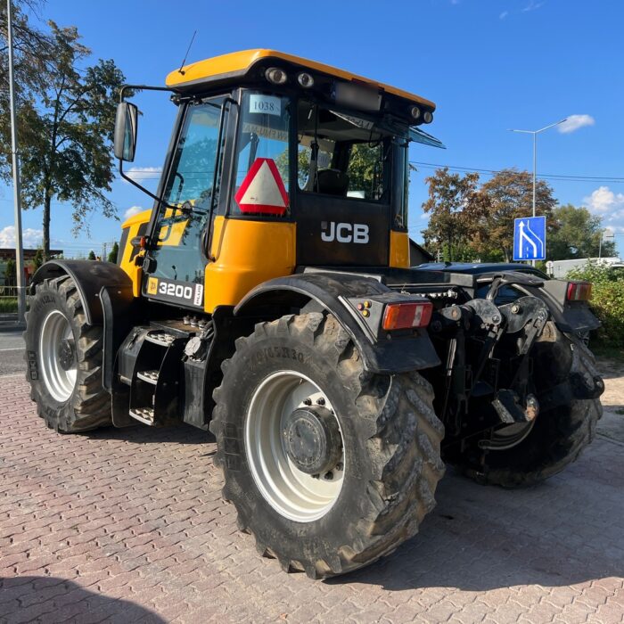 JCB FASTRAC 3200 PLUS (3)