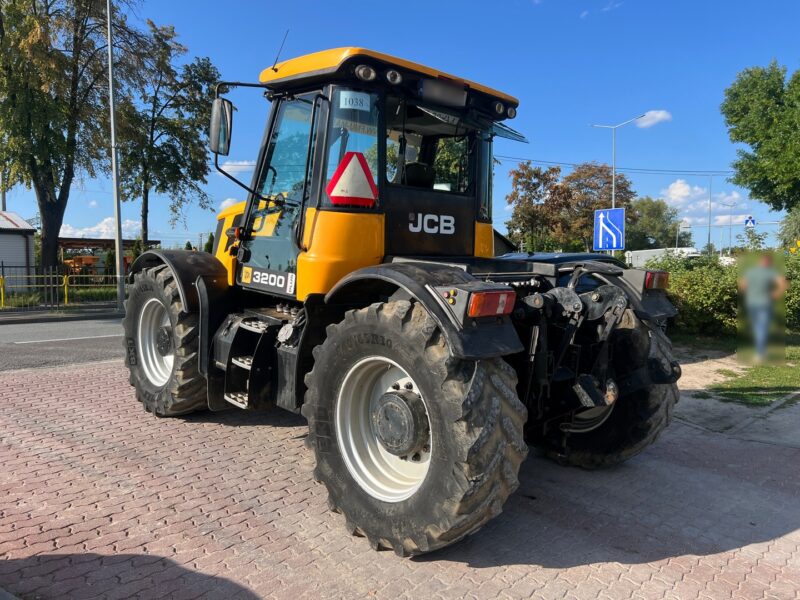 JCB FASTRAC 3200 PLUS (3)