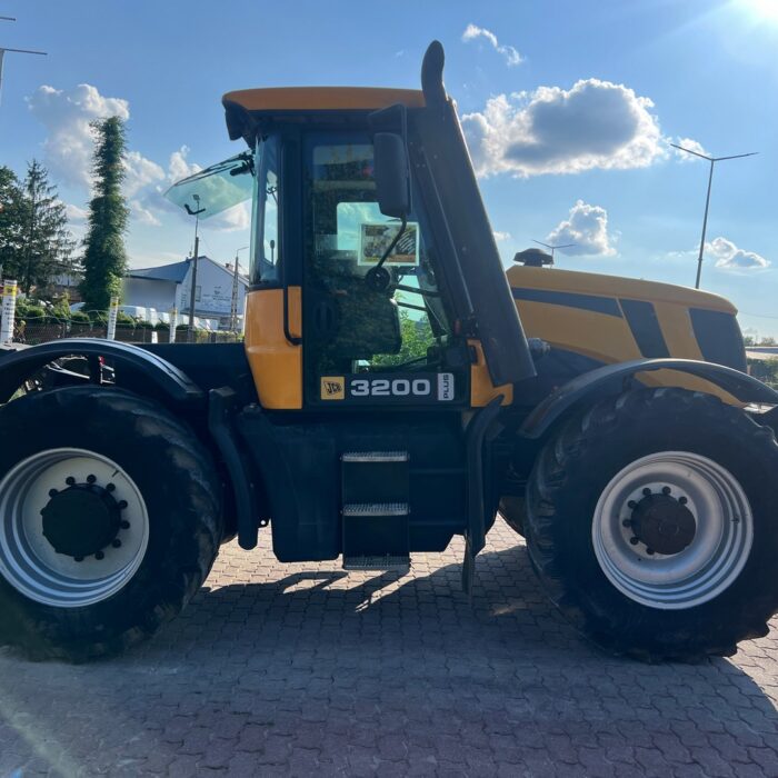 JCB FASTRAC 3200 PLUS (6)