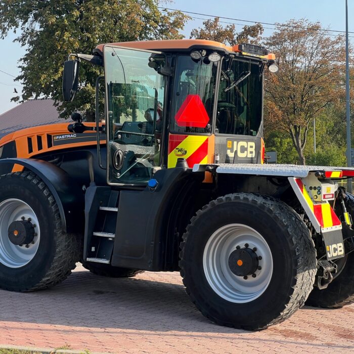 JCB FASTRAC 4220 (17)