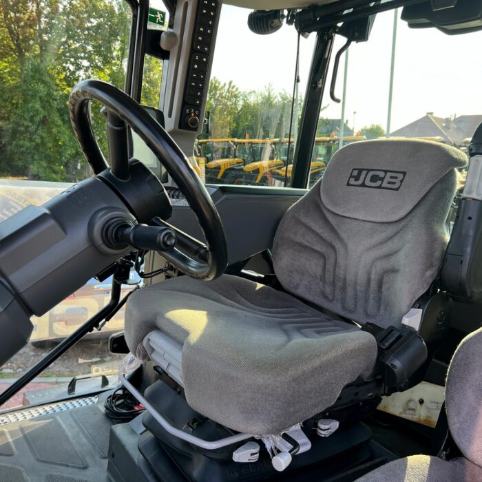 JCB FASTRAC 4220 (18)