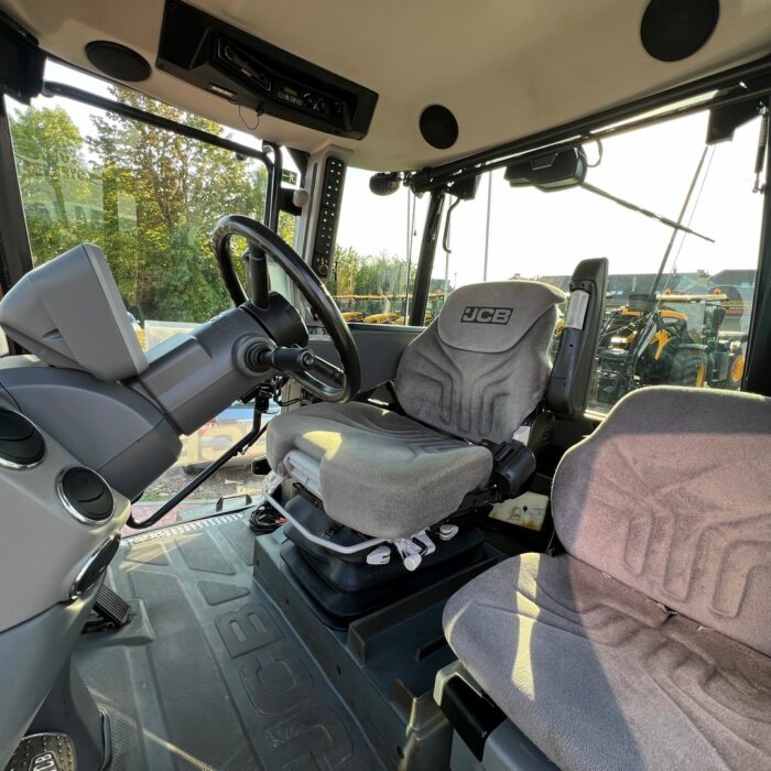JCB FASTRAC 4220 (19)