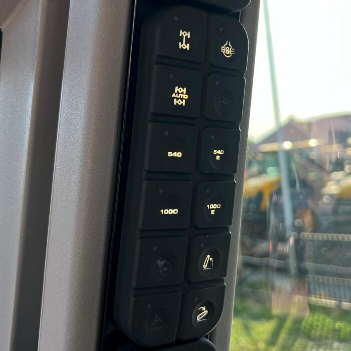 JCB FASTRAC 4220 (22)