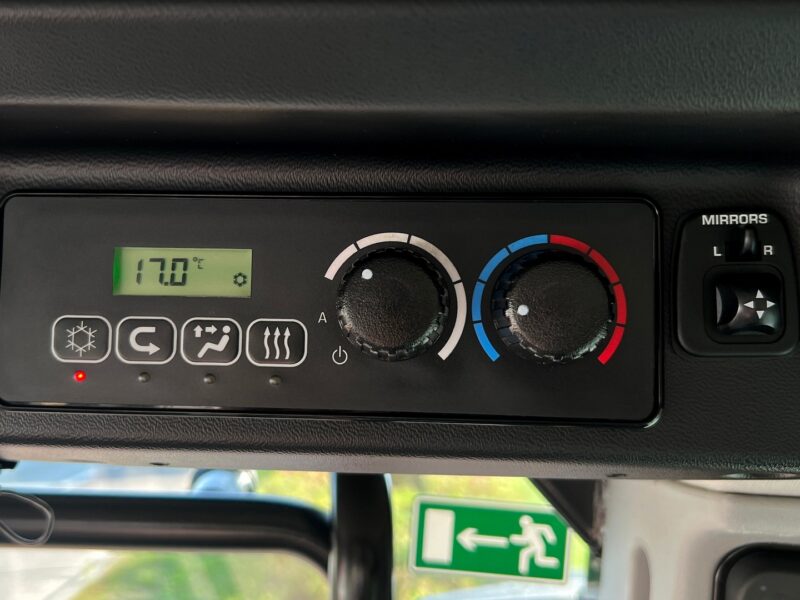 JCB FASTRAC 4220 (24)