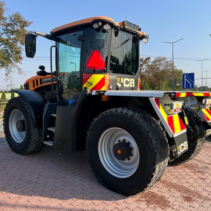 JCB FASTRAC 4220 (3)