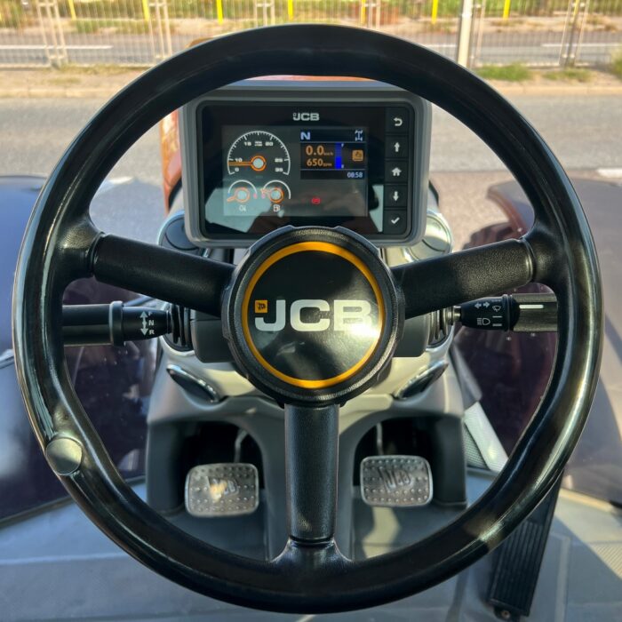 JCB FASTRAC 4220 (32)