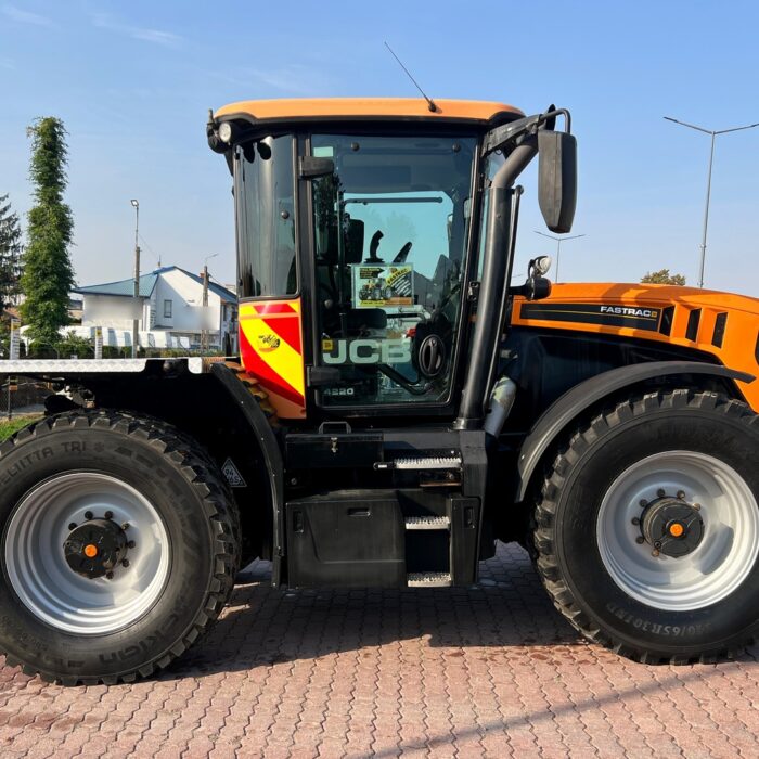 JCB FASTRAC 4220 (6)
