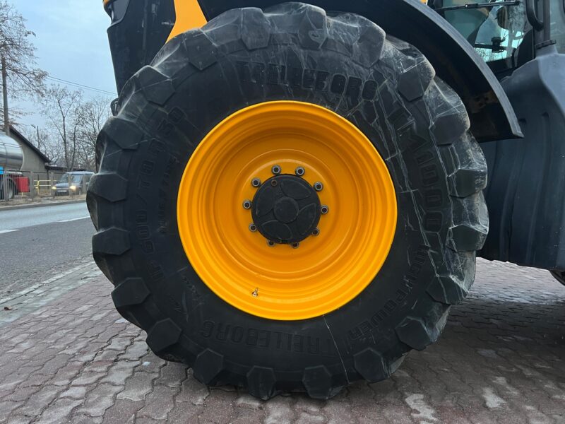 JCB FASTRAC 4220 (13)