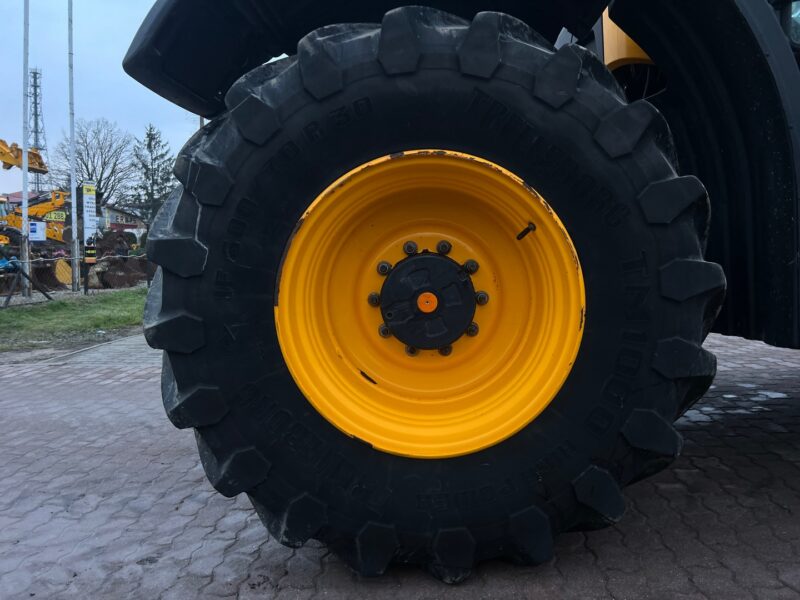 JCB FASTRAC 4220 (16)