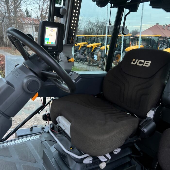 JCB FASTRAC 4220 (17)