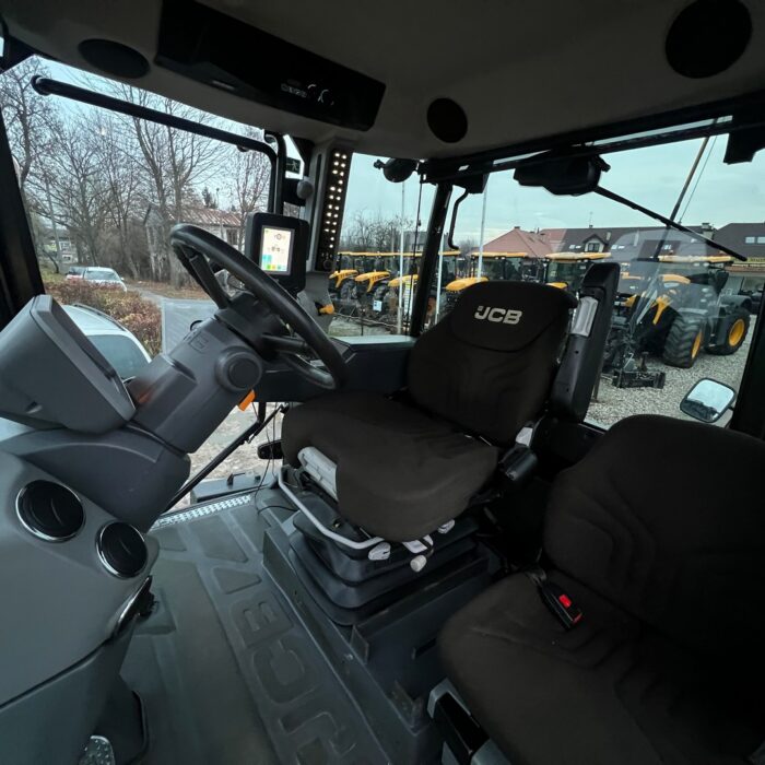 JCB FASTRAC 4220 (18)