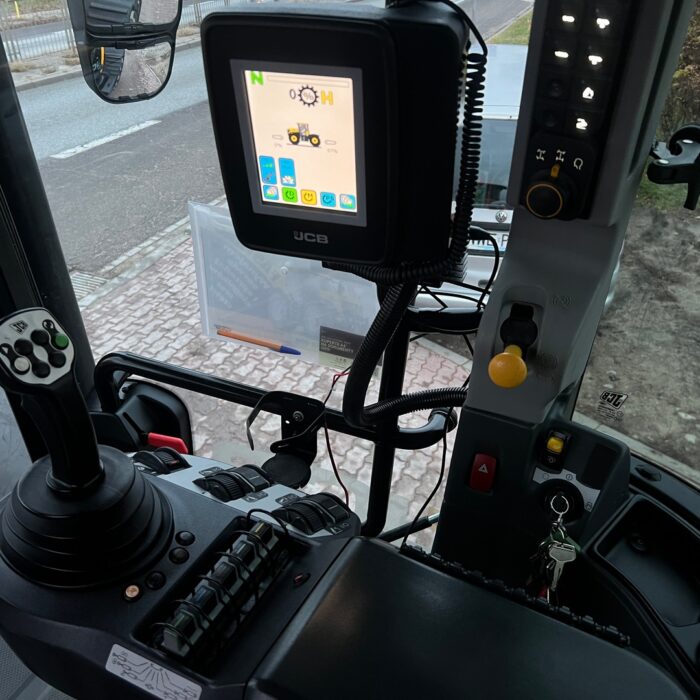 JCB FASTRAC 4220 (19)