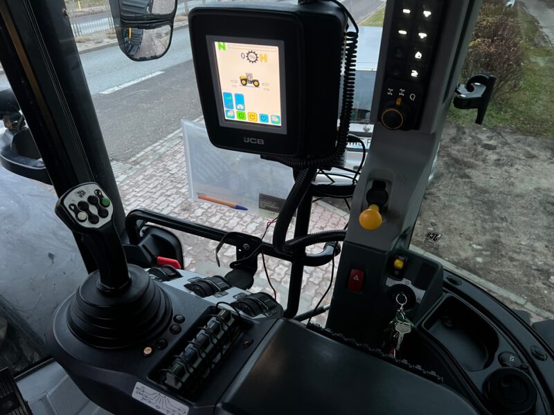 JCB FASTRAC 4220 (19)