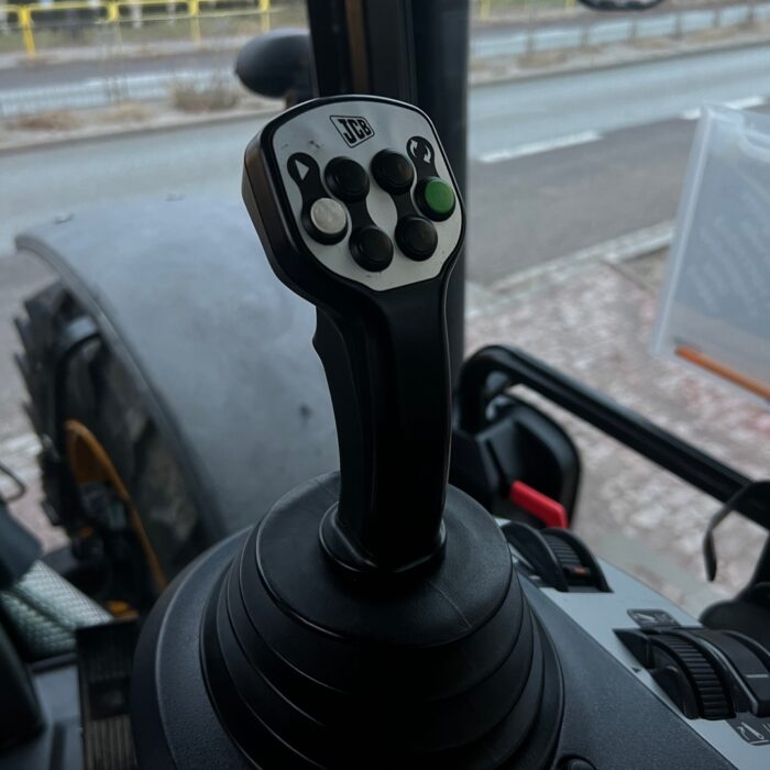 JCB FASTRAC 4220 (21)