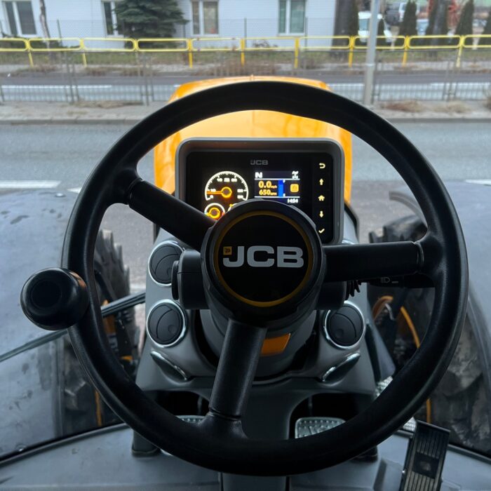 JCB FASTRAC 4220 (24)