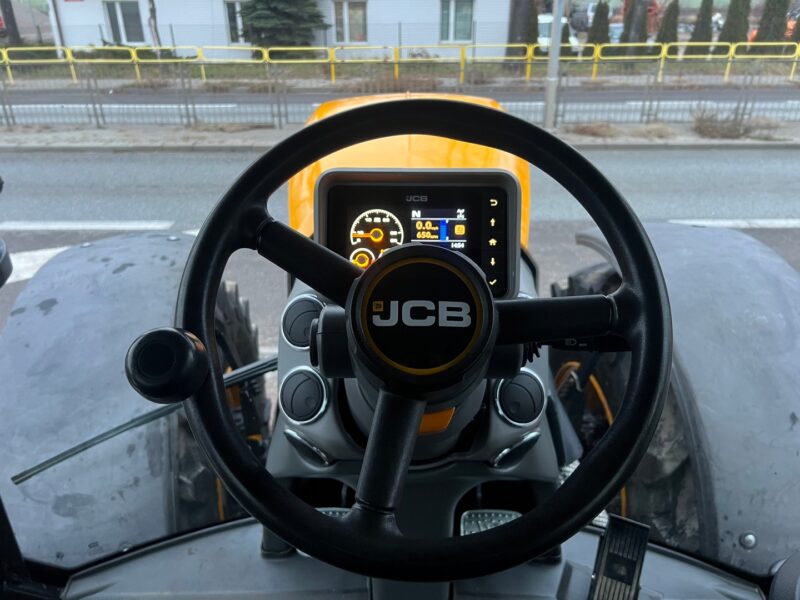 JCB FASTRAC 4220 (24)