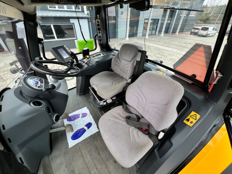 JCB Fastrac 8310(12)JPG