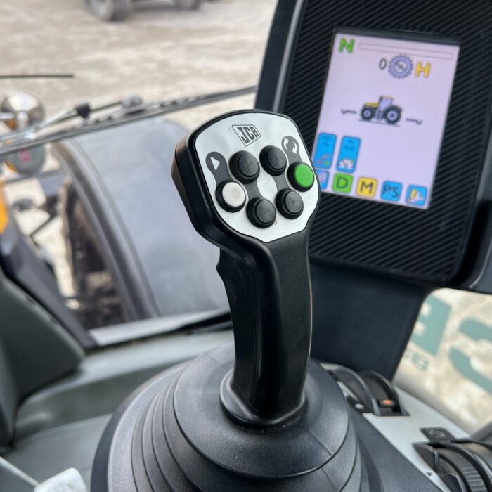 JCB Fastrac 8310(13)