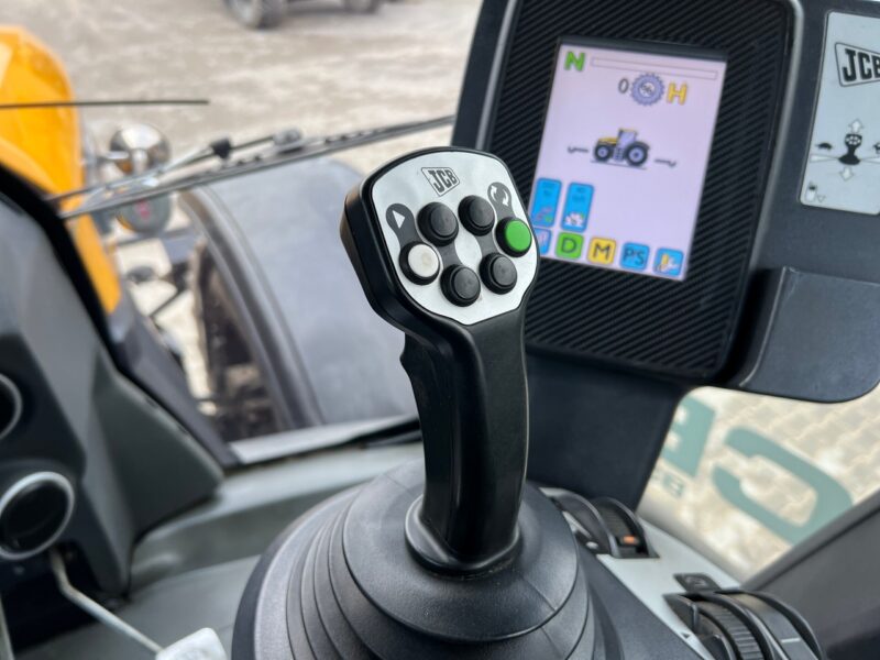 JCB Fastrac 8310(13)