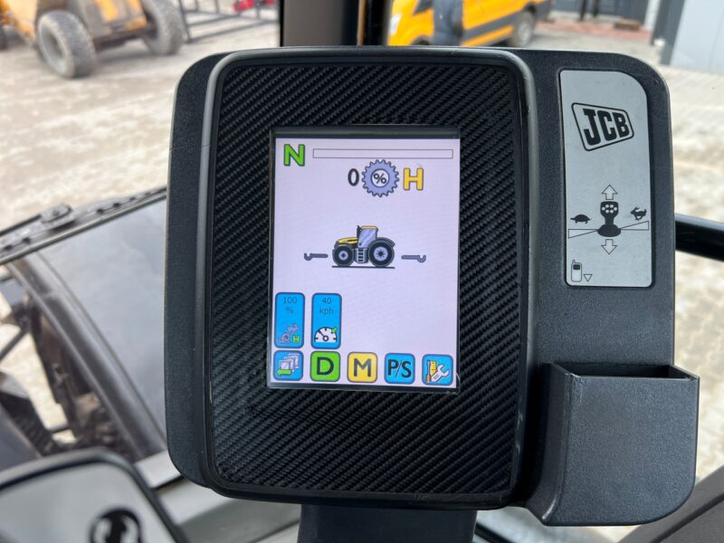 JCB Fastrac 8310(14)