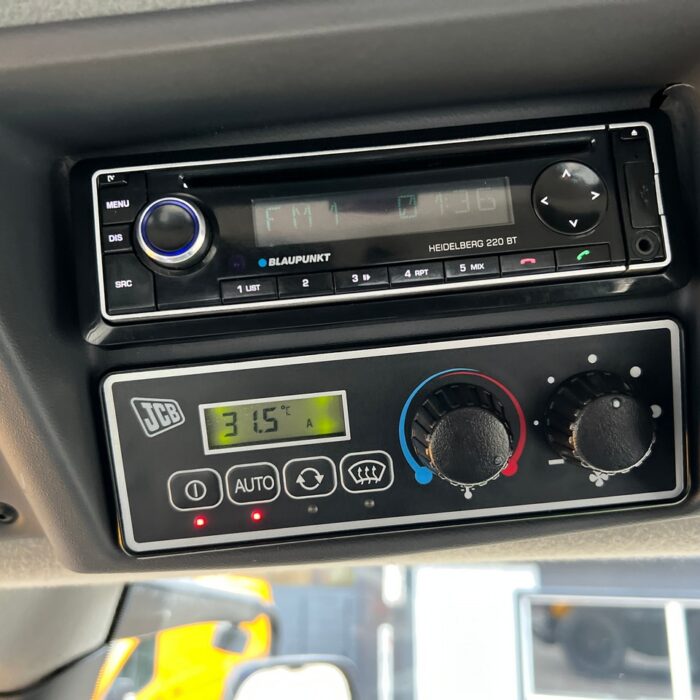 JCB Fastrac 8310(17)