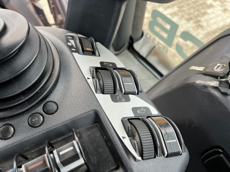 JCB Fastrac 8310(18)