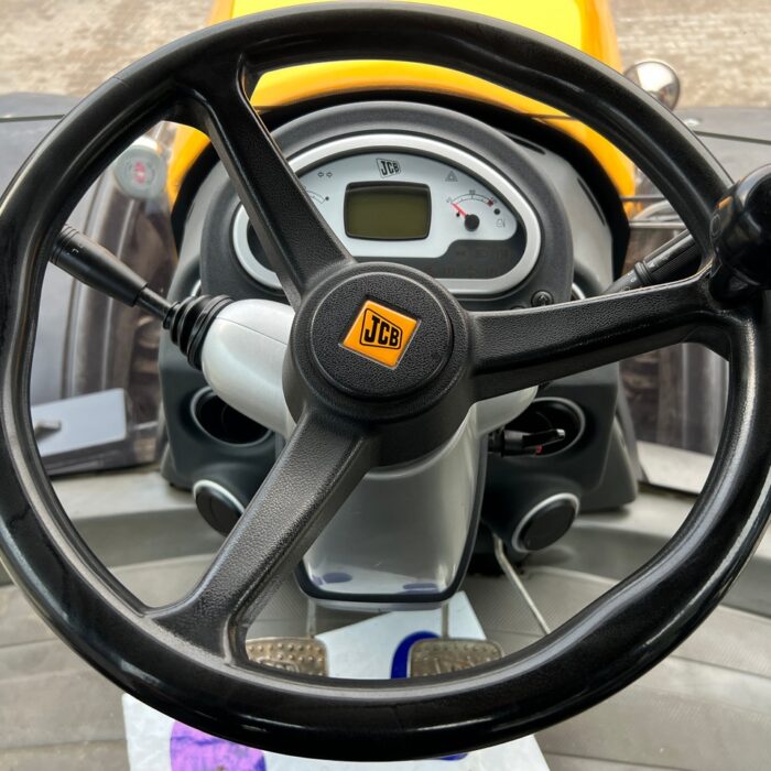 JCB Fastrac 8310(19)