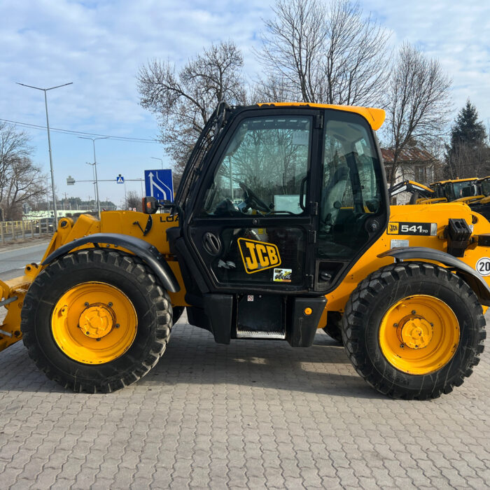 JCB 541-70 (2)